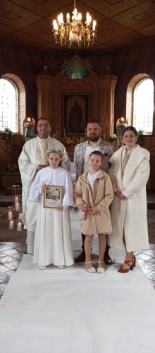 495968323 710540661540881 7848393946784104707 n